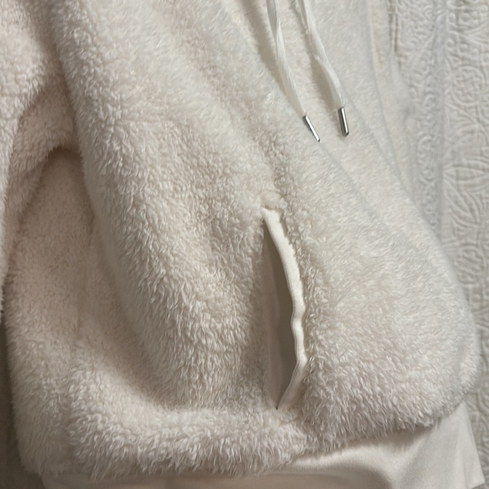 Banana Republic Women’s White Fluffy Warm, Cozy, Comfy, Winter Pull-over Hoodie - Picture 4 of 6